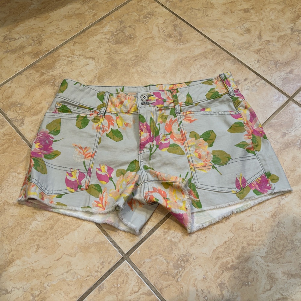 Anthropologie Pilcro The Wanderer Low-Rise Floral Shorts Size 29 - Picture 6 of 14